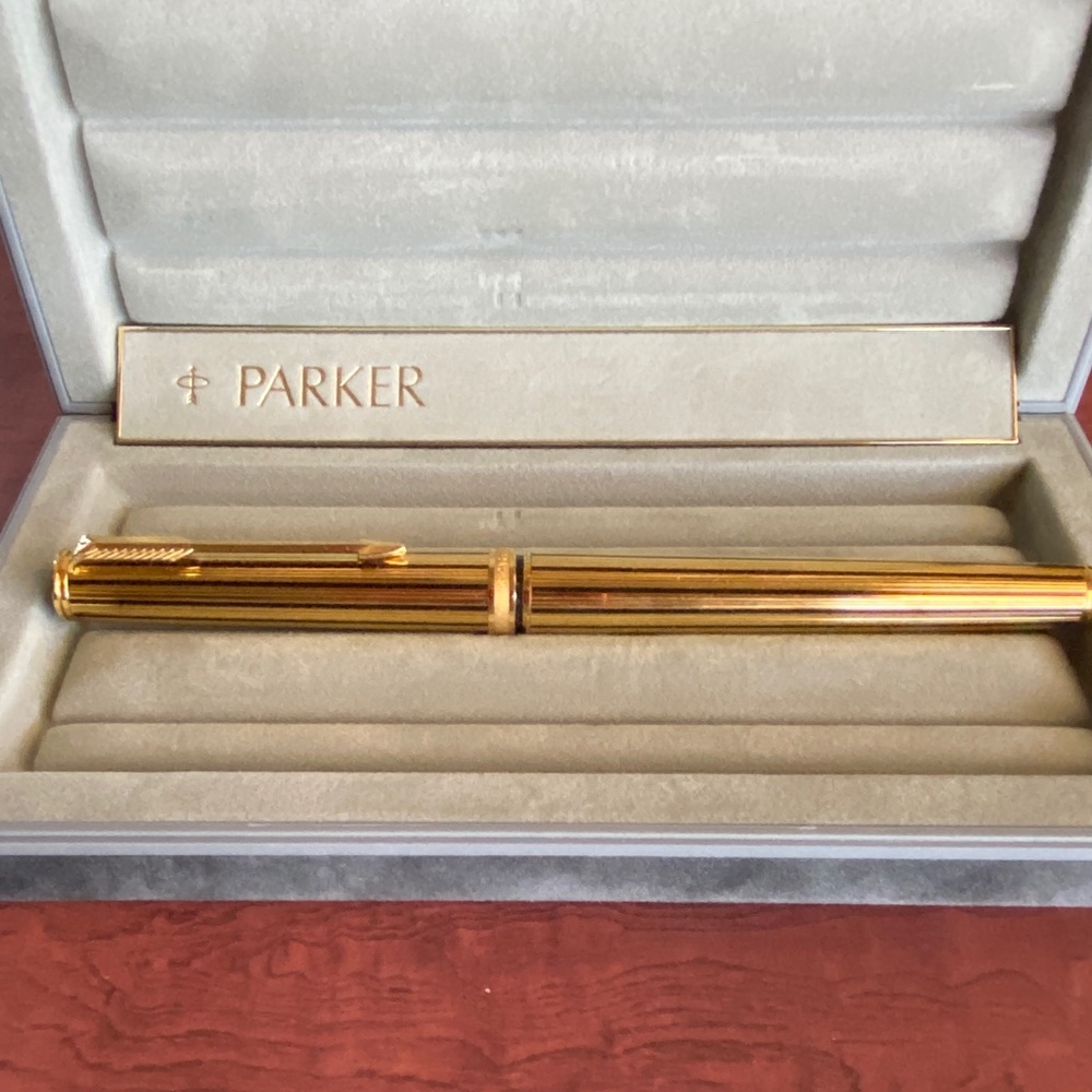 Parker France Premier 18K Gold Nib Fountain Pen 750M with Original Box